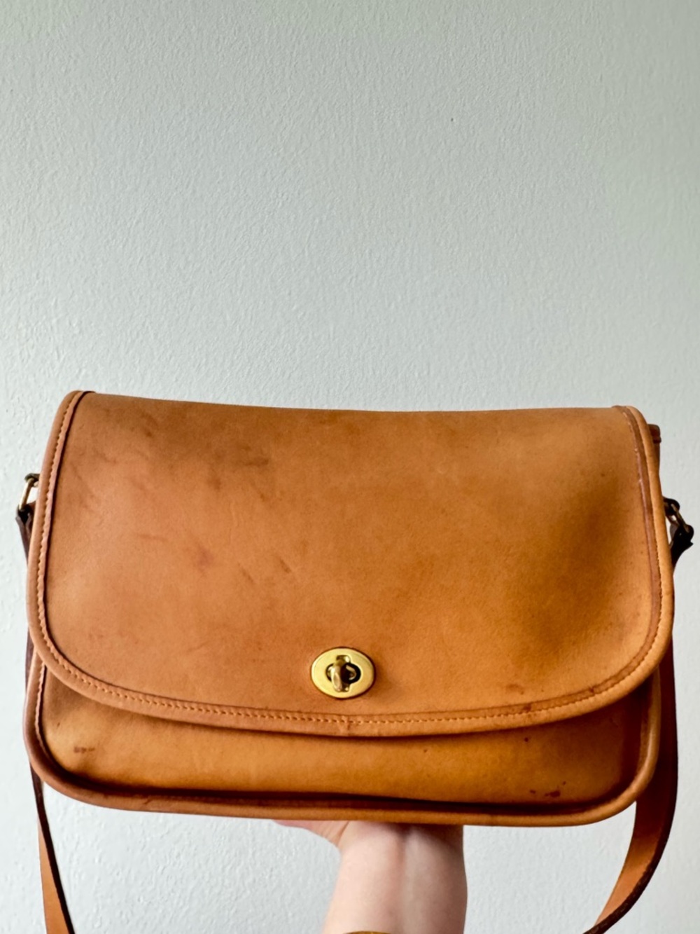 Vintage coach sandstone city bag